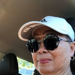 Meet your Posher, Adelaida